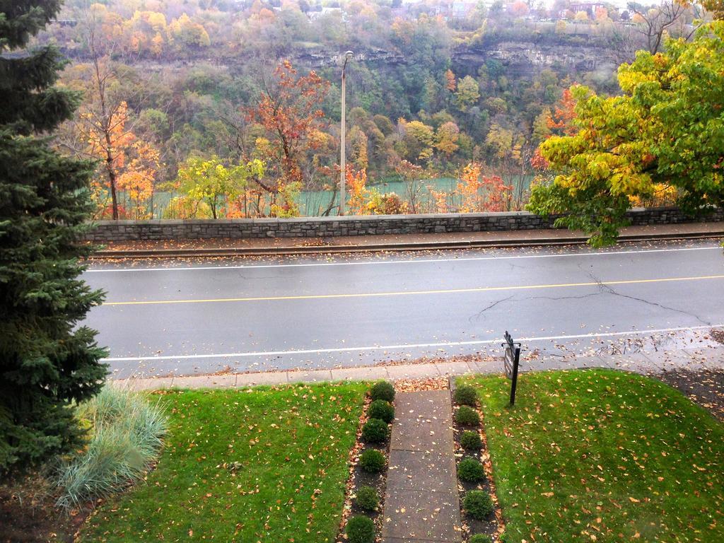 Lion's Head 5* Niagara Falls